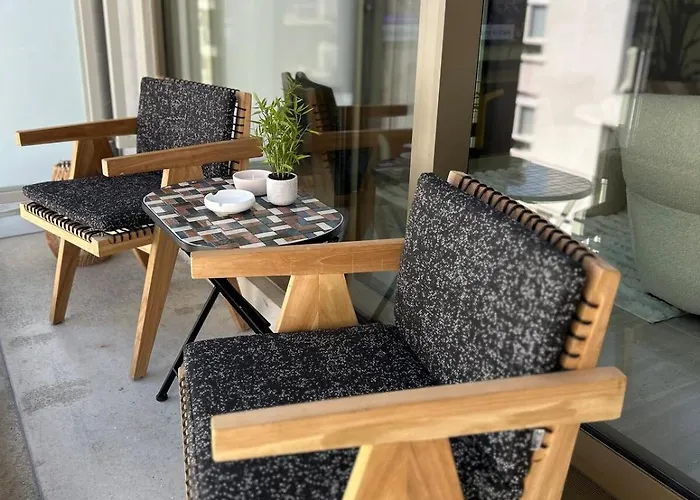 Sleepy Monkey Apartment *